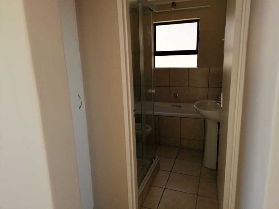 To Let 2 Bedroom Property for Rent in Burgundy Estate Western Cape